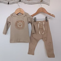 pijama bebe leon beige